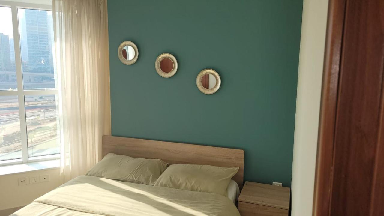 شقة Cozy 2Bhk Near To Dmcc Metro Station -505 دبي المظهر الخارجي الصورة